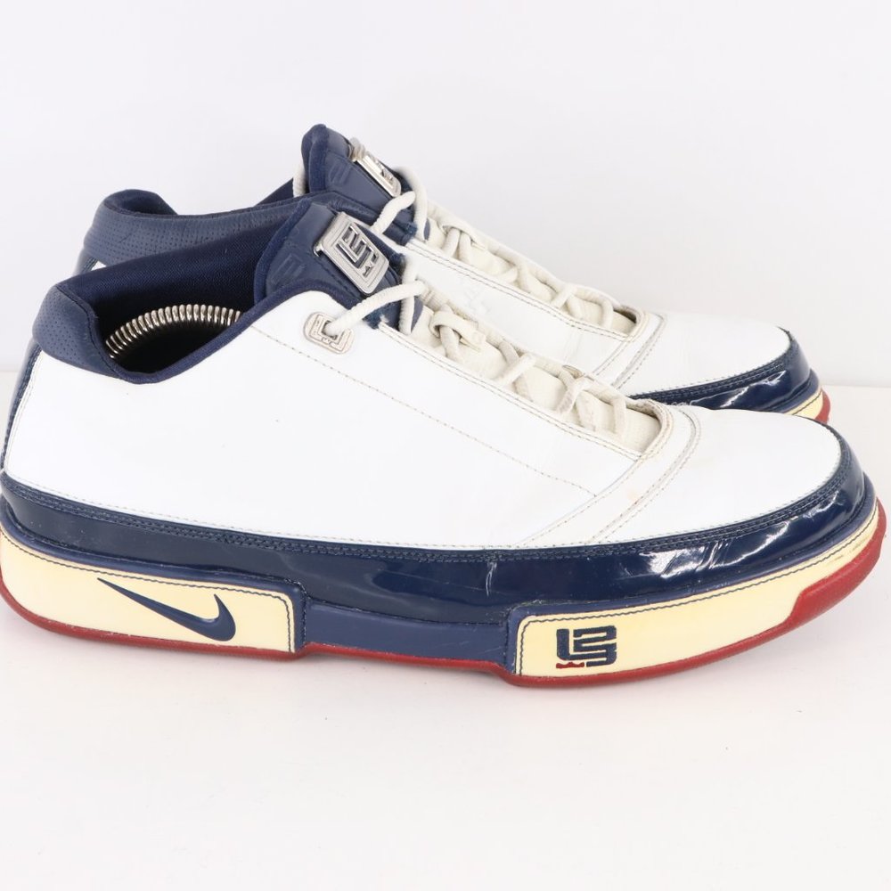 nike zoom lebron low st